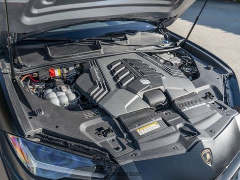 Used 2021 Lamborghini Urus image 16