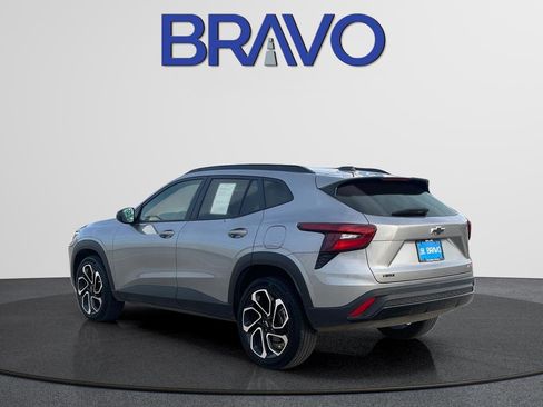 Used 2025 Chevrolet Trax RS w/ Driver Confidence Package image 9