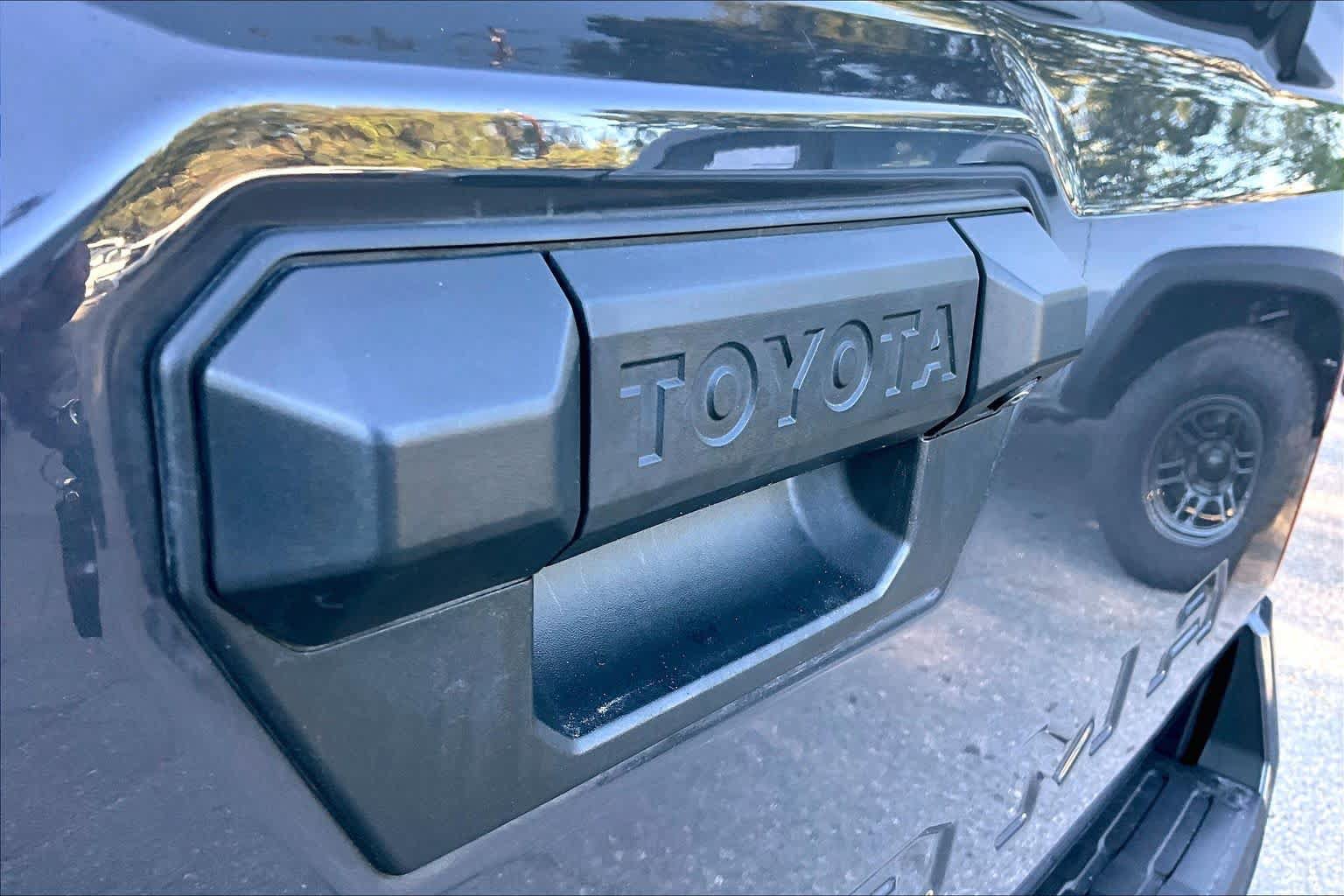 Certified 2026 Toyota Tacoma SR5 AWD/4WD image 29