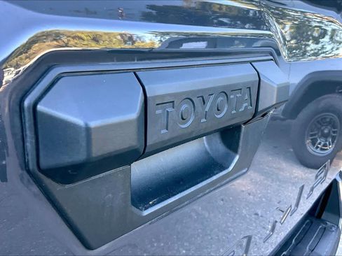 Certified 2026 Toyota Tacoma SR5 AWD/4WD image 29