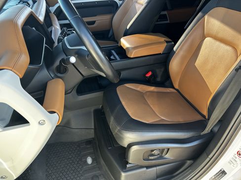 Used 2023 Land Rover Defender 110 X-Dynamic SE image 19