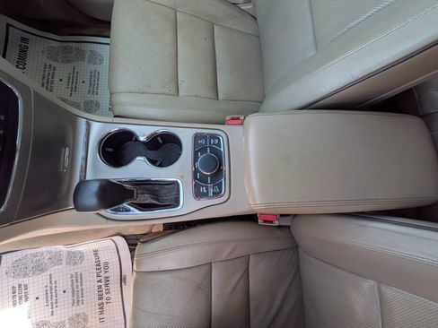 Used 2017 Jeep Grand Cherokee Overland AWD/4WD image 24