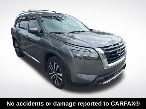 Used 2024 Nissan Pathfinder Platinum w/ Cargo Package AWD/4WD image 2