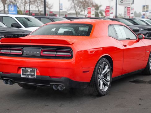 Used 2022 Dodge Challenger R/T image 4