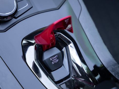 Used 2018 Lamborghini Huracan Performante image 65