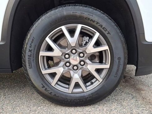 Used 2023 GMC Acadia SLE w/ Driver Convenience Package image 9