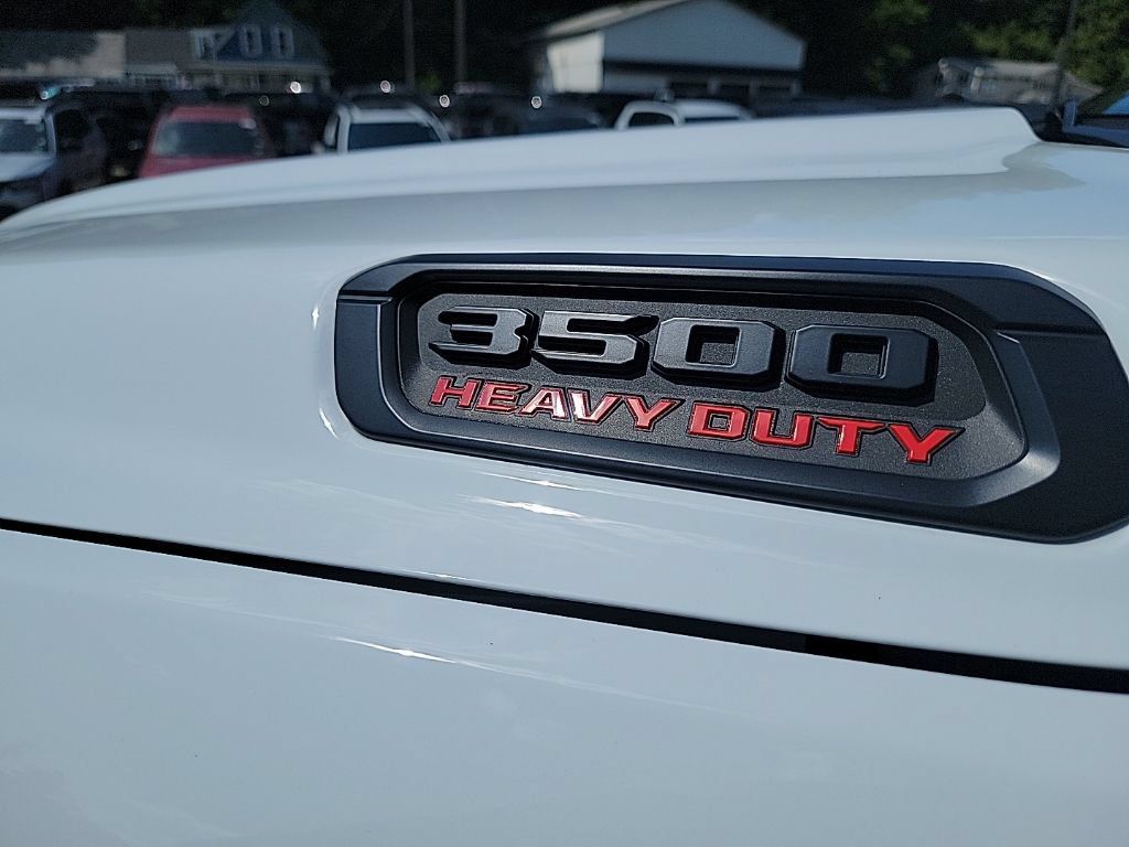 New 2026 RAM 3500 Tradesman AWD/4WD image 17