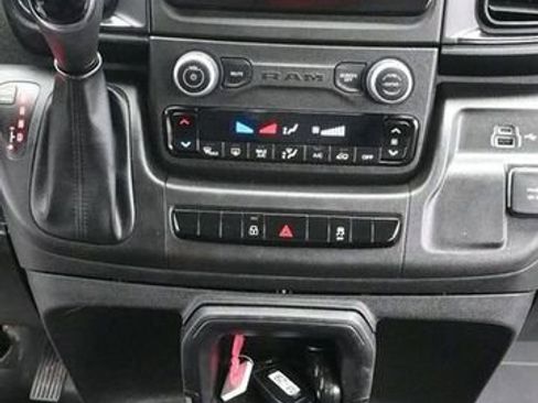 Used 2025 RAM ProMaster 2500 w/ Convenience Group image 19