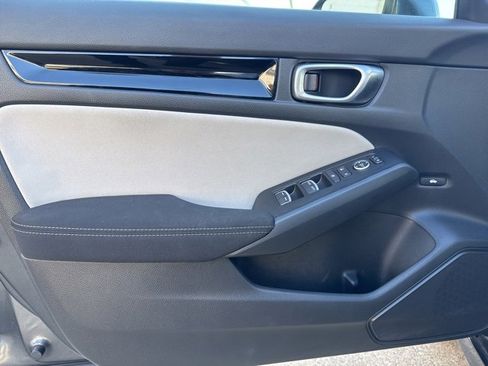 Used 2023 Honda Civic EX image 9