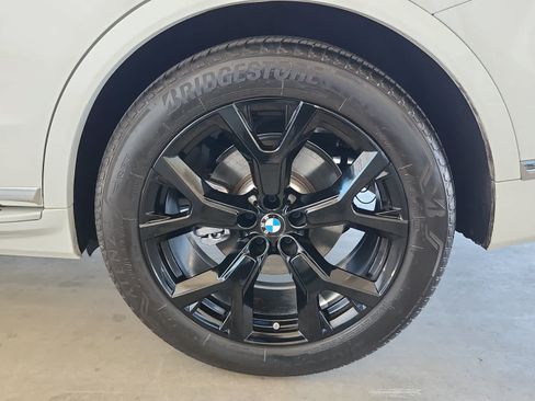 Used 2026 BMW X7 xDrive40i w/ Premium Package AWD/4WD image 10