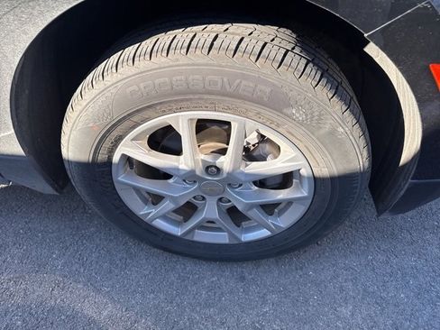 Used 2024 Chevrolet Equinox LT image 9