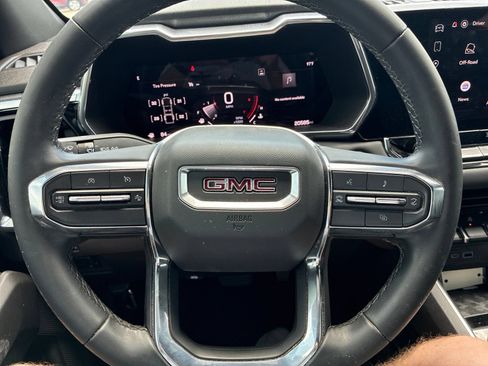 Used 2025 GMC Canyon Elevation RWD image 13