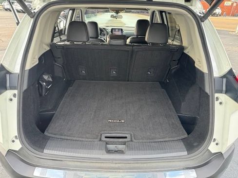 Used 2021 Nissan Rogue SV w/ Premium Package FWD image 23