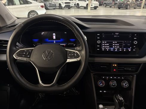 Certified 2023 Volkswagen Taos SE w/ Panoramic Sunroof Package FWD image 27