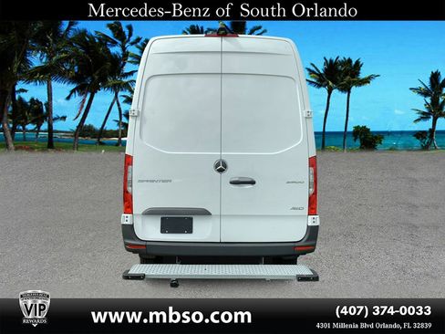 Used 2023 Mercedes-Benz Sprinter 2500 image 3