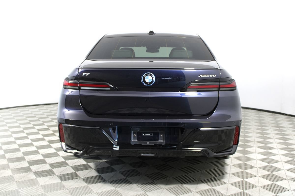 Used 2023 BMW i7 xDrive60 AWD/4WD image 5