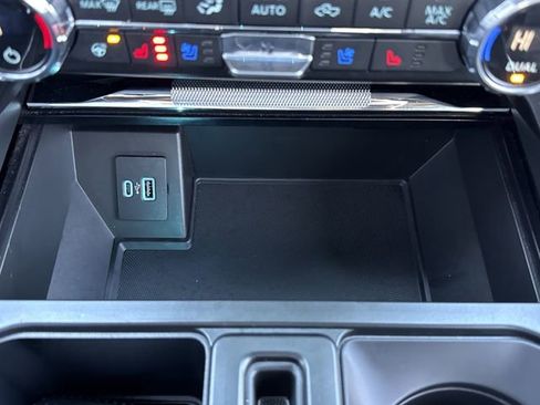 Used 2021 Ford F150 Lariat w/ Equipment Group 502A High image 29