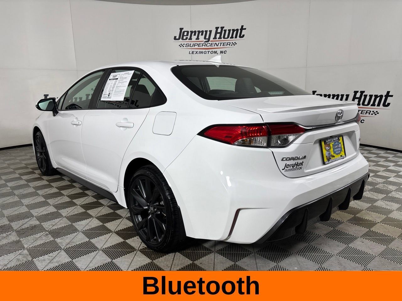 Used 2026 Toyota Corolla SE FWD image 9