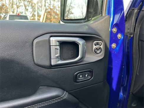 Used 2019 Jeep Wrangler Unlimited Sahara image 19