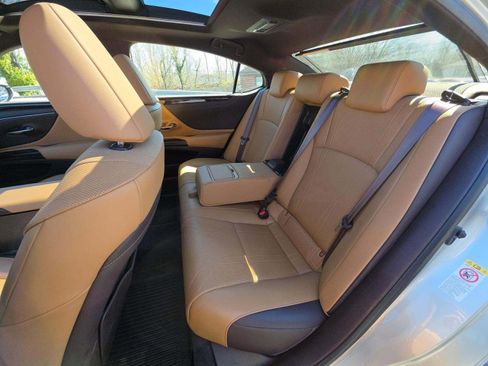 Used 2019 Lexus ES 350 w/ Accessory Package 2 image 9