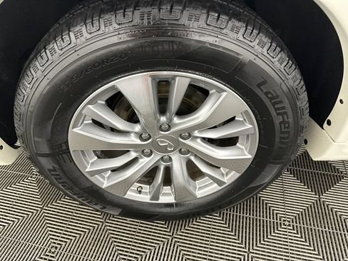 Used 2017 INFINITI QX80 4WD w/ Driver Assistance Package image 36