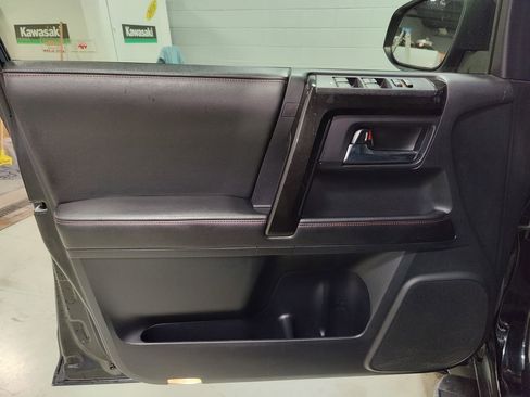 Used 2015 Toyota 4Runner TRD Pro image 18