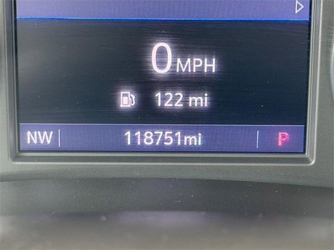 Used 2020 Buick Enclave Essence w/ Sport Touring Edition image 21