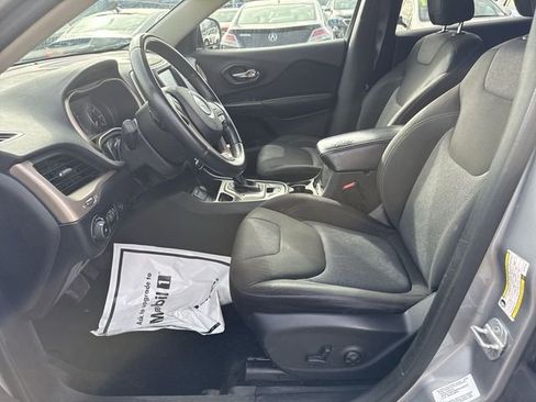 Used 2014 Jeep Cherokee Latitude w/ Comfort/Convenience Group image 9