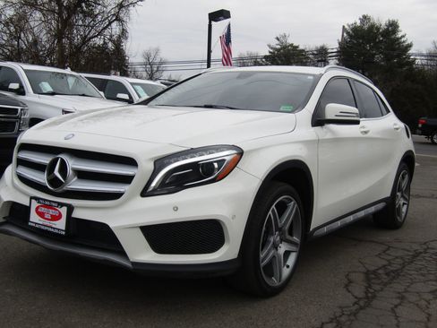Used 2015 Mercedes-Benz GLA 250 GLA 250 4MATIC Sport Utility 4 w/ Sport Package image 3