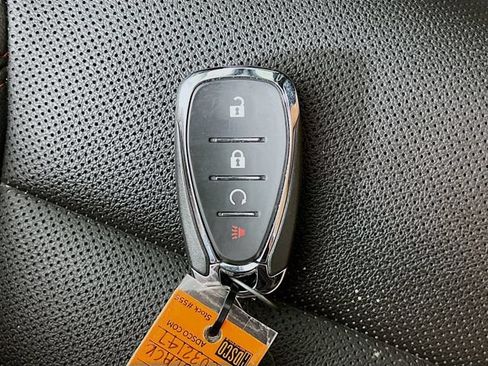 Used 2025 Chevrolet Trax RS w/ Sunroof Package FWD image 12