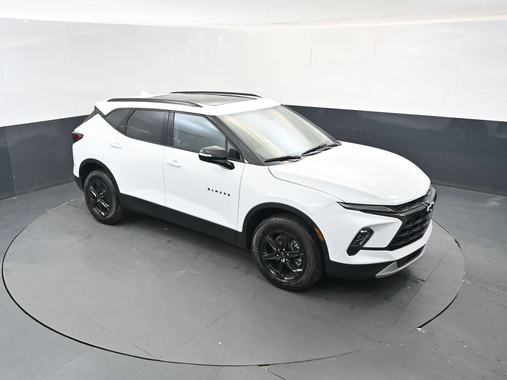 New 2026 Chevrolet Blazer LT w/ Midnight/Sport Edition AWD/4WD image 22