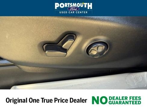 Used 2023 Chrysler Pacifica Touring-L image 20