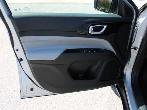 Used 2024 Jeep Compass Limited AWD/4WD image 12
