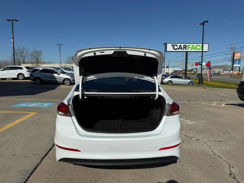 Used 2017 Hyundai Elantra Limited w/ Limited Tech Package 04 image 12