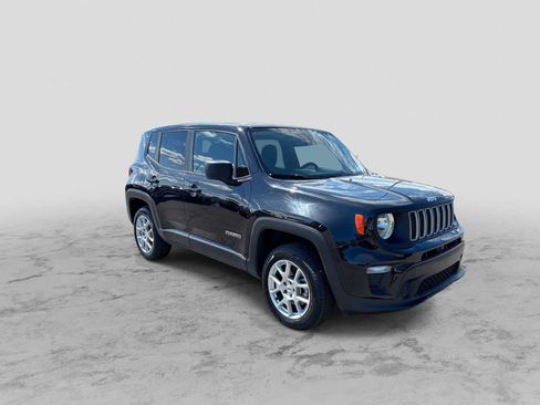 Certified 2023 Jeep Renegade Latitude AWD/4WD image 2
