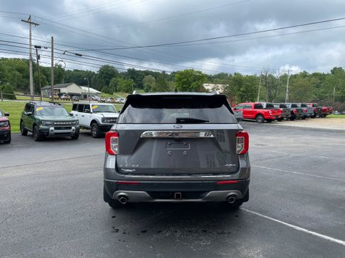 Used 2021 Ford Explorer Limited w/ Equipment Group 301A AWD/4WD image 6