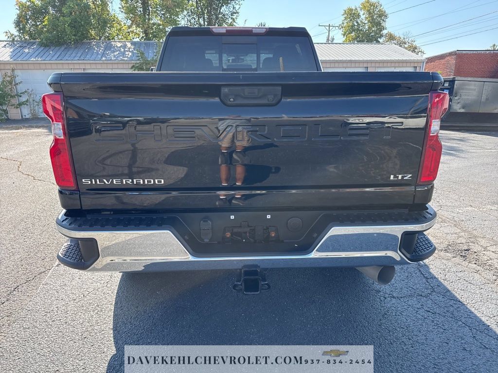 Used 2020 Chevrolet Silverado 2500 LTZ w/ LTZ Convenience Package AWD/4WD image 4