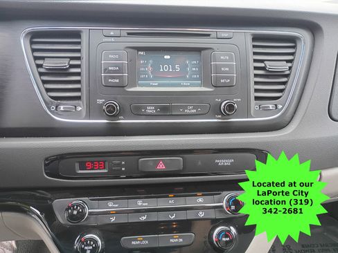 Used 2016 Kia Sedona L image 15