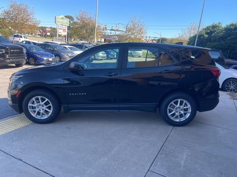 Used 2022 Chevrolet Equinox LS image 7