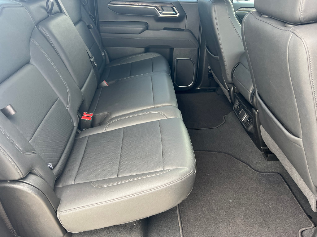 Used 2025 GMC Sierra 1500 SLT AWD/4WD image 10