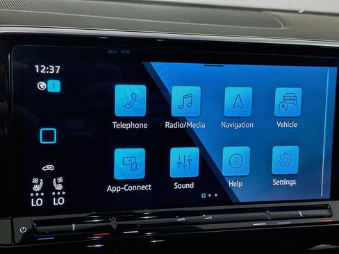 Used 2025 Volkswagen Atlas SE FWD image 21