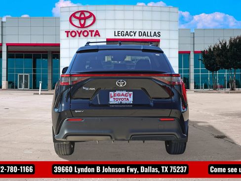 Used 2024 Toyota bZ4X XLE w/ Weather Package image 9