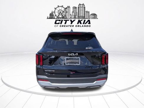 Used 2026 Kia Sorento LX FWD image 5