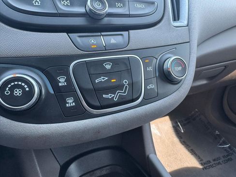 Used 2020 Chevrolet Malibu LS FWD image 38