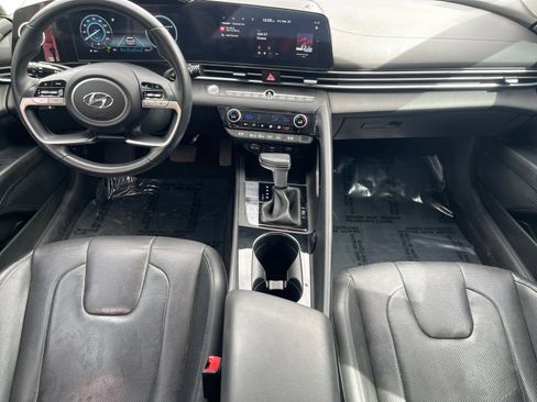 Used 2023 Hyundai Elantra Limited image 10