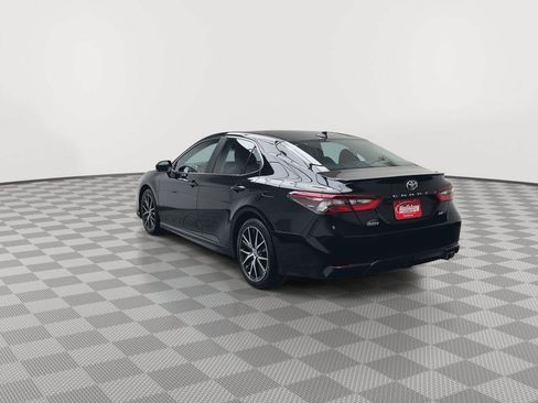 Used 2021 Toyota Camry SE w/ Convenience Package FWD image 31
