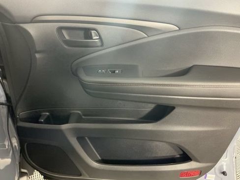 Used 2025 Honda Ridgeline TrailSport image 13