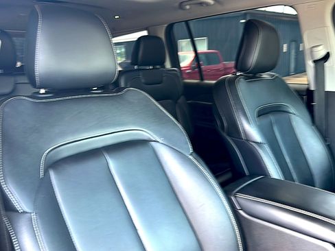 Used 2022 Jeep Grand Cherokee L Limited AWD/4WD image 26