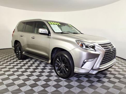 Used 2022 Lexus GX 460 Premium w/ Accessory Package AWD/4WD image 3