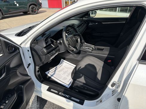 Used 2020 Honda Civic EX image 2